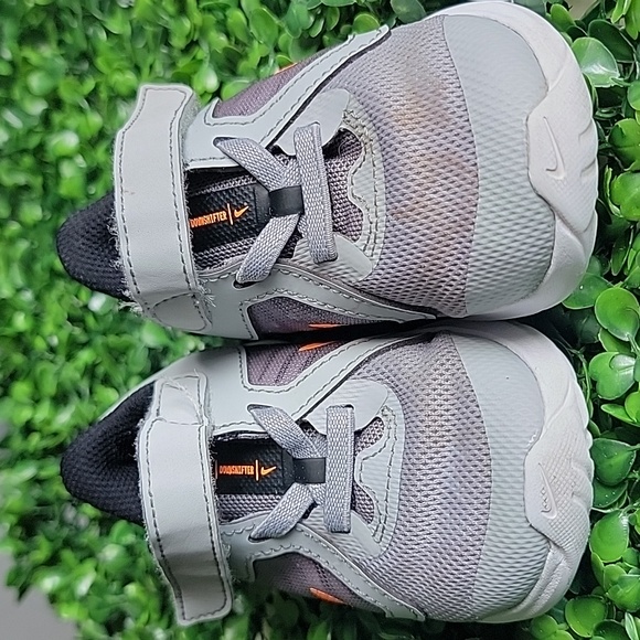 Nike Kids Gray and Orange Sneakers - Picture 2 of 5